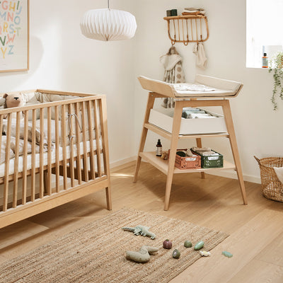 Leander Linea™ Changing Table w. foam cushion, Oak