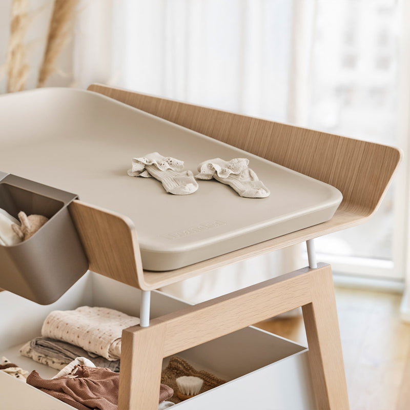 Leander Linea™ Changing Table w. foam cushion, Beech