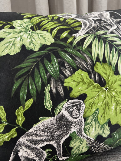 Pagalvėlė dekoruota beždžionėmis