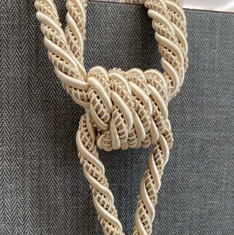 Kutas, baltas